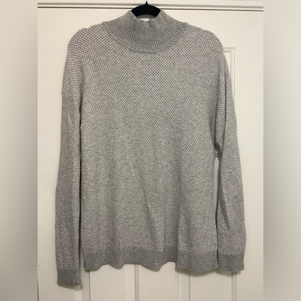 J. McLaughlin Women’s Medium Light Gray Turtleneck Knit Sweater